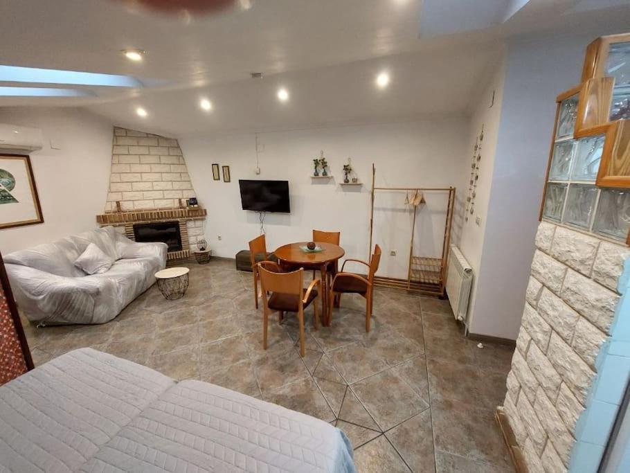 La Buhardilla. Aparcamiento Exterior Privado Apartment Teruel Exterior photo